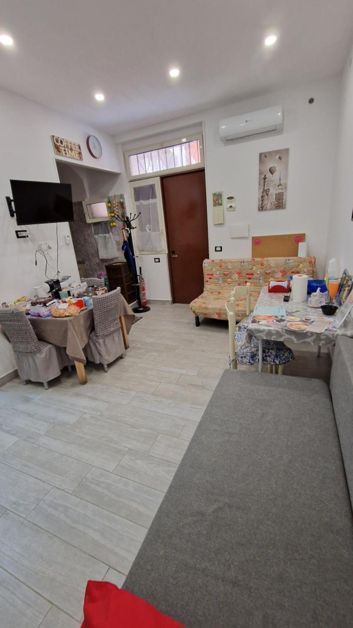 Appartamento Intero Casa Vacanze Espo Neapel Exterior foto