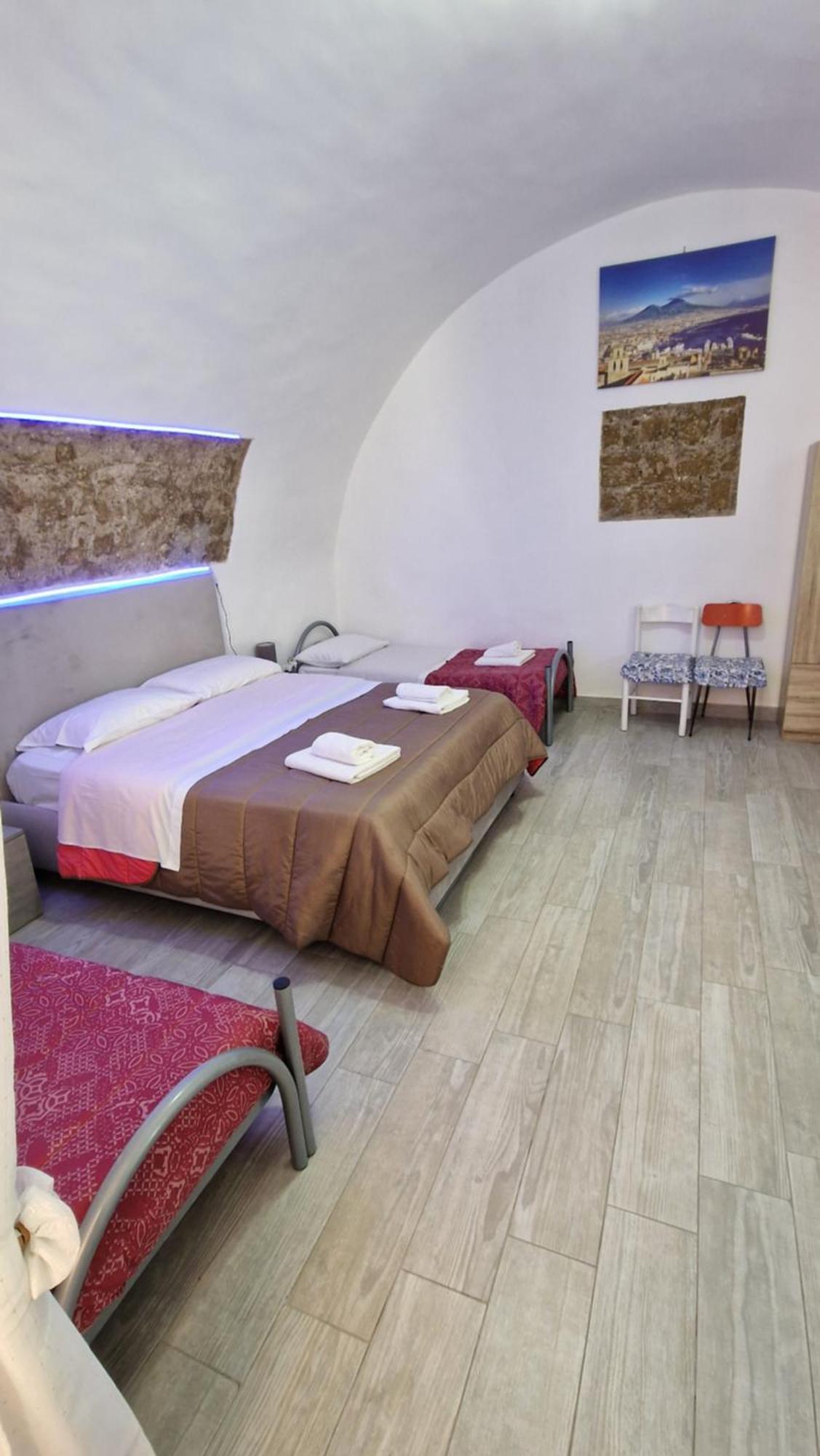 Appartamento Intero Casa Vacanze Espo Neapel Exterior foto